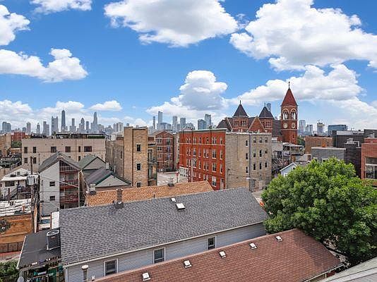3rd image of 1424 W Walton St #3