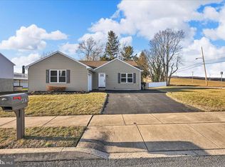 485 Steven Dr, Hallam, PA 17406