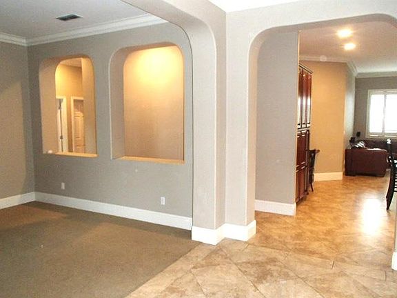 5th image of 348 Lockeford Springs Ct