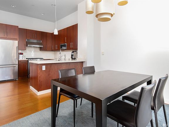 4th image of 325 Berry St APT 115