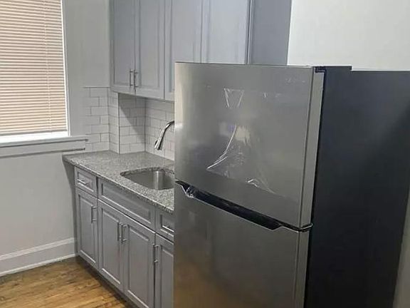 3rd image of 208 S Harrison St #25