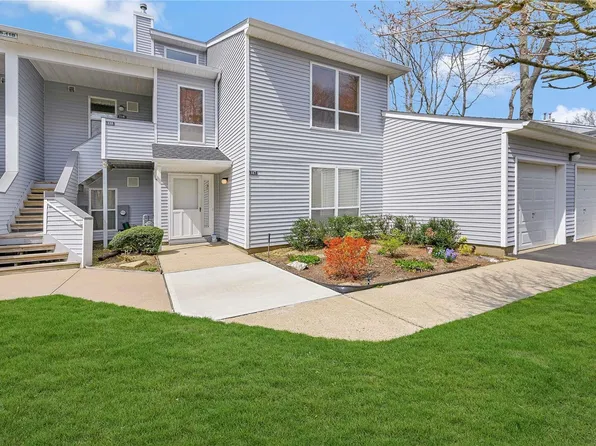 117 Hampton Vista Drive #117, Manorville, NY 11949