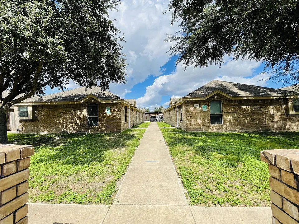 2401 Moonlight Ln #3