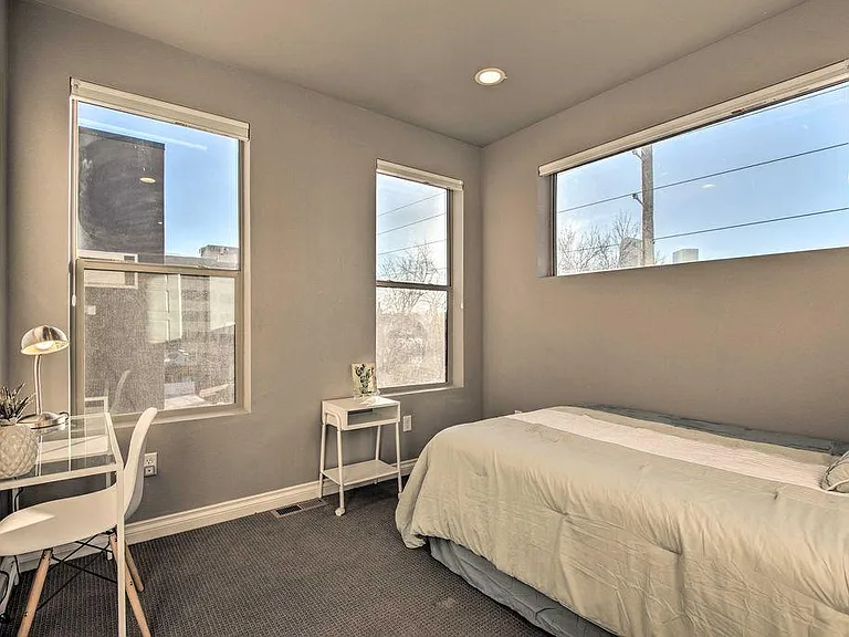 2065 N Downing St #7 — Photo 15
