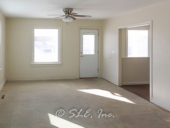 Living/dining room 22x13.5