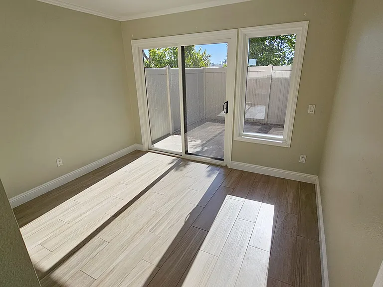 18219 Hampton Ct — Photo 11