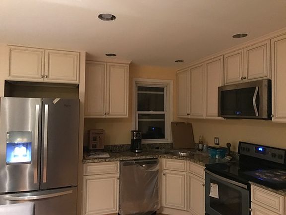 3rd image of 128 Hirst Ave