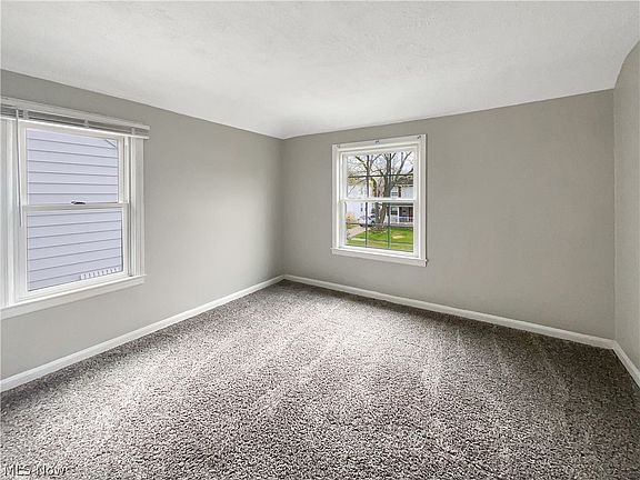 5th image of 336 Hayes Ave