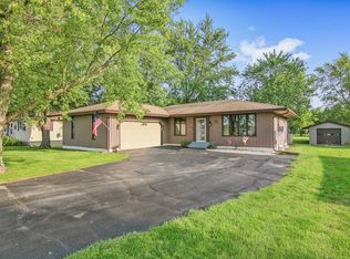 250 W Genessee St, Leland, IL 60531