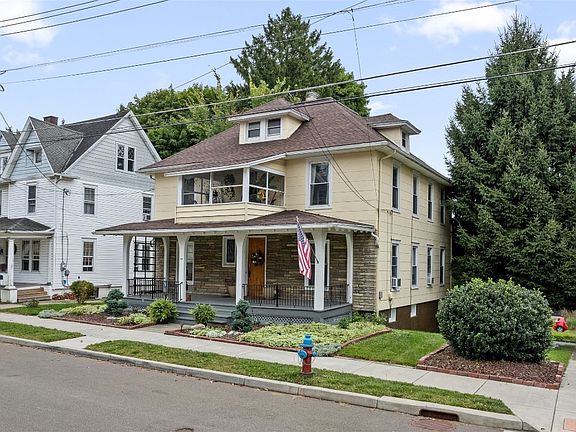 2nd image of 35 Lincoln Ave