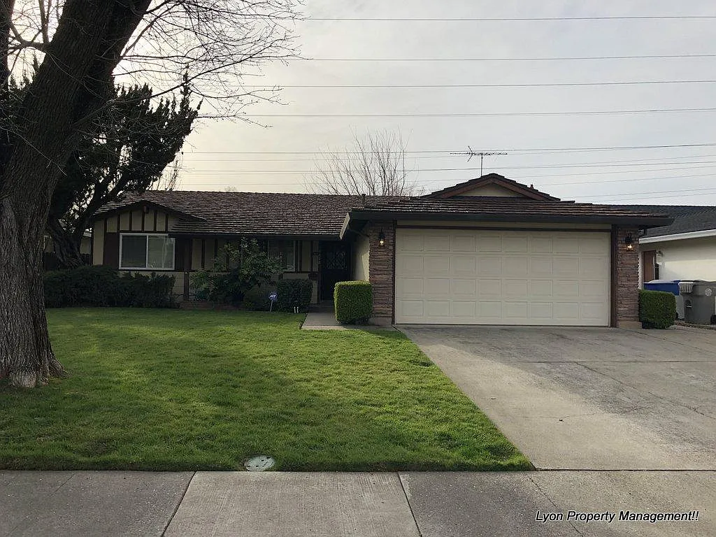 2832 Sarina Ct photo 1