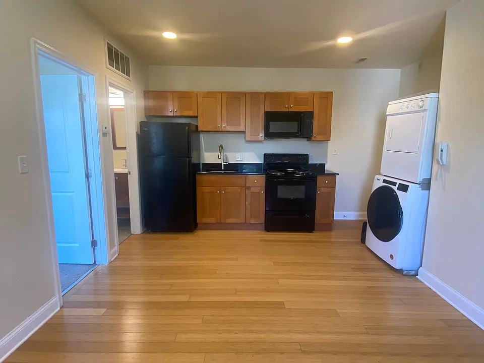 1719 W Montgomery Ave #3R