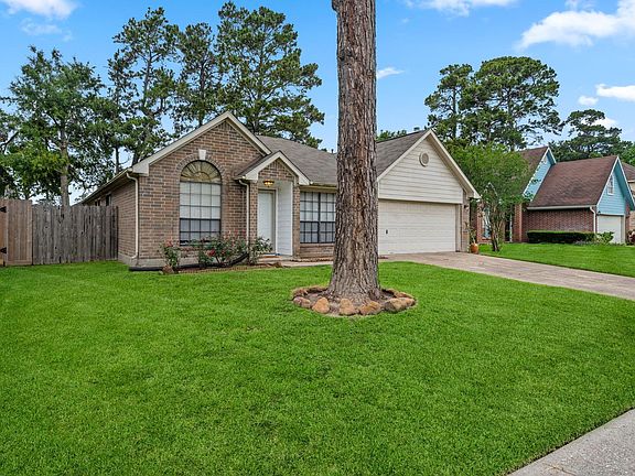 2nd image of 2818 Blue Jay Cir