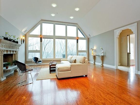 Contemporary Estate on 7 Acres