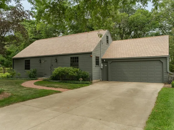 2645 Riverside Ln NE, Rochester, MN 55906