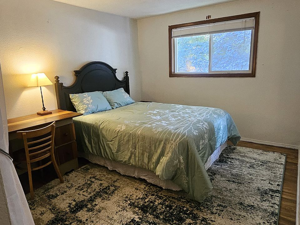 1st image of 10007 NE 108th Ave #2