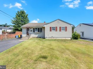 19 Hardwick Dr, Ewing, NJ 08638