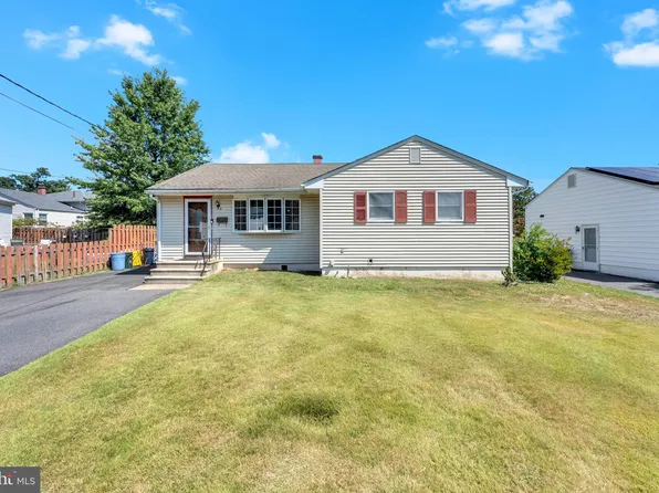 19 Hardwick Dr, Ewing, NJ 08638