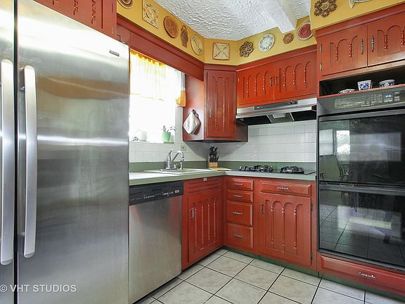 5th image of 8841 Sayre Ave