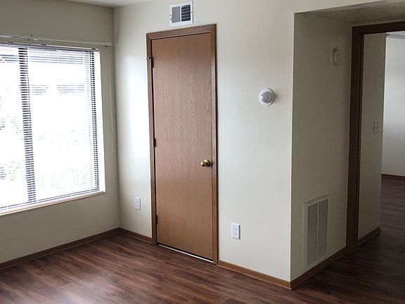 5th image of 1535 Neil Ave #D