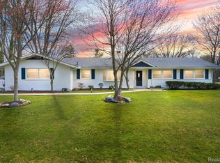 3406 Upton Dr, Troy, MI 48084