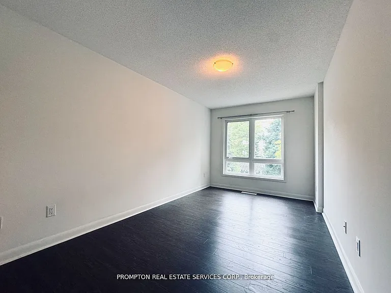 19 Anndale Dr #Townhouse 10 — Photo 12