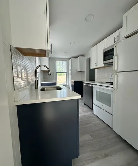410 W College Ave — Photo 3
