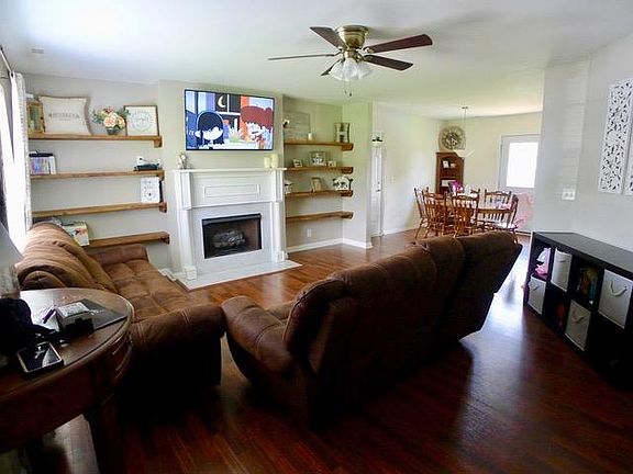 4th image of 102 Gentry Dr