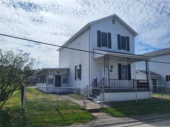 219 10th St, Derry, PA 15627