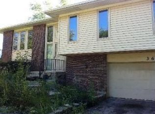369 N Pinecrest Rd, Bolingbrook, IL 60440