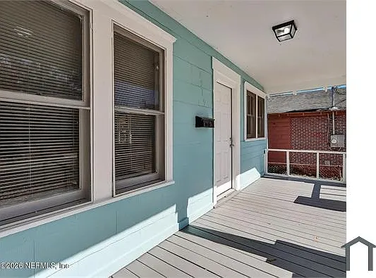 1519 W 6th St — Photo 4