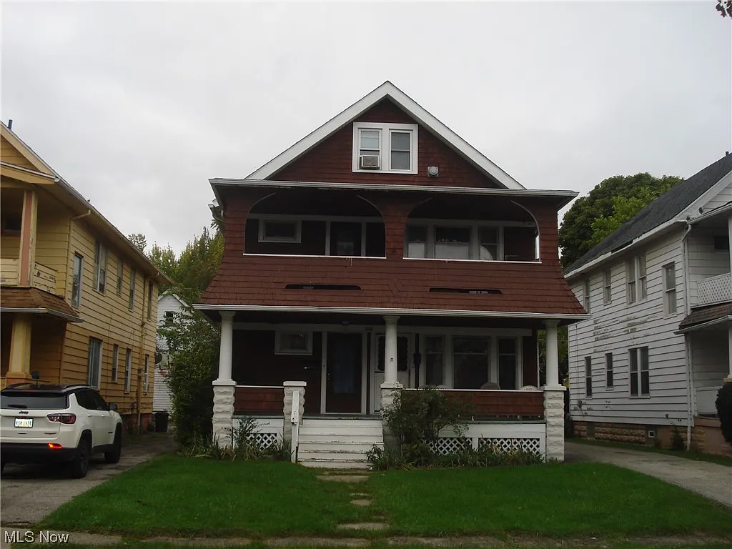1440 E 174th St photo 1
