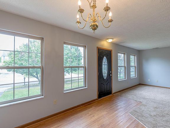 3rd image of 1455 Pinehurst Ct
