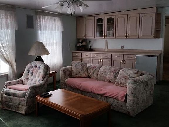 5th image of 1131 Center Crest Blvd