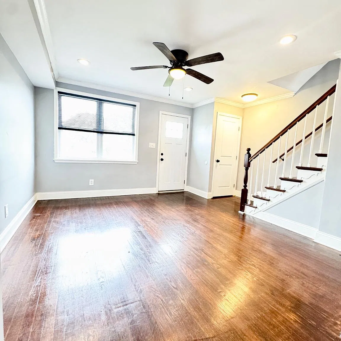 2 bed, 2.0 bath, 896 sqft, $2,300 — Photo 3