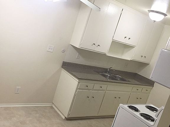 3rd image of 8351 Northgate Ave APT 19