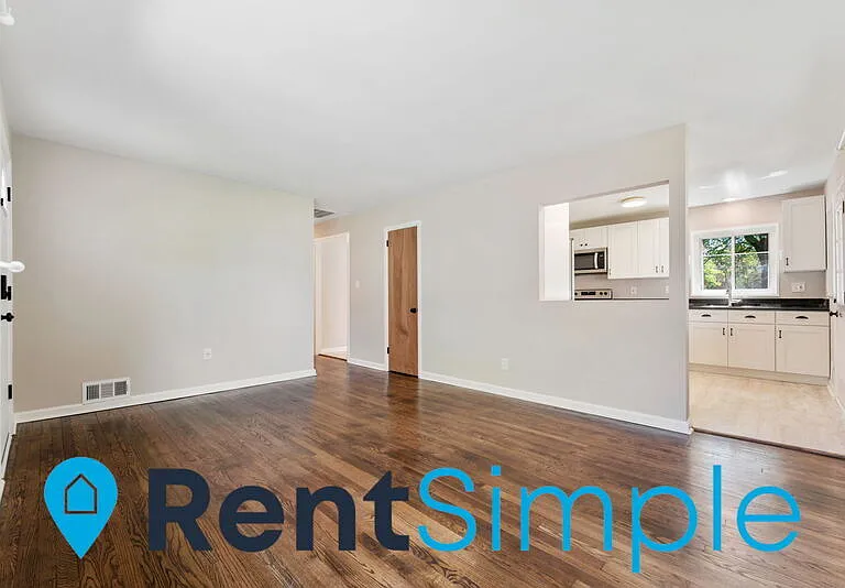 1403 Mary St — Photo 10