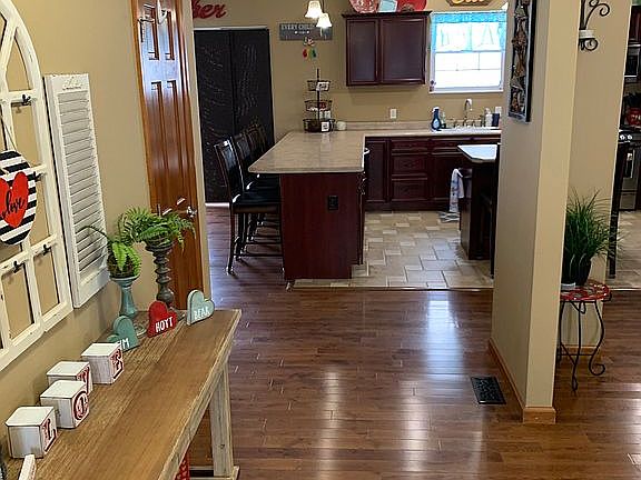 5th image of 1204 Corinne Ln