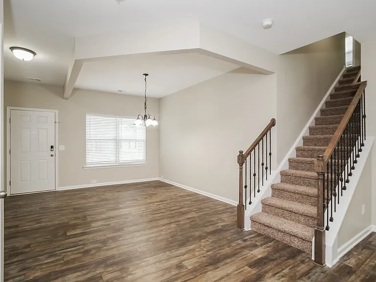 214 Arbor Dr — Photo 6