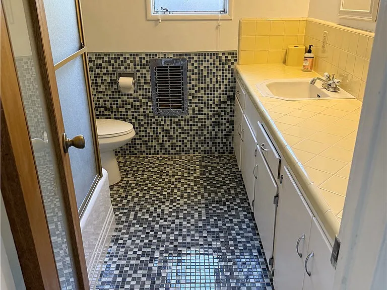 5425 Halbrent Ave — Photo 8