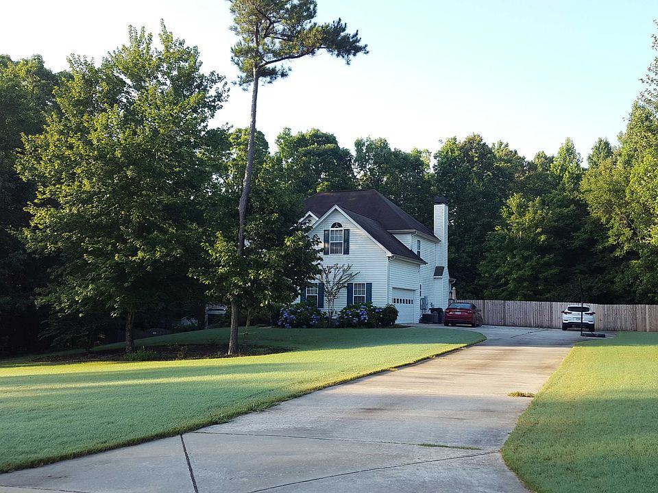 1st image of 215 Kensington Dr