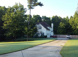215 Kensington Dr, Sharpsburg, GA 30277