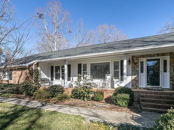 4th image of 124 Linkside Dr