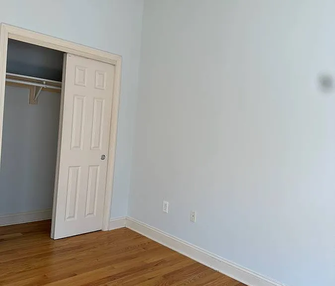 2518 Whitney Ave — Photo 8