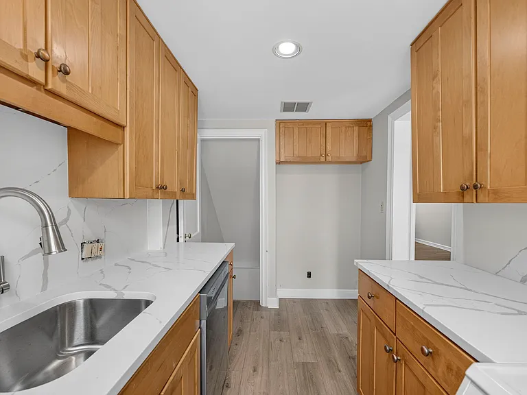 16 Randolph Ter — Photo 5