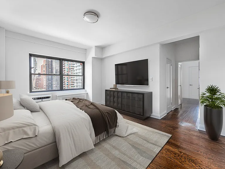 157 E 57th St #19B — Photo 3