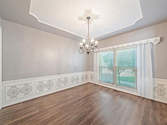 4th image of 7801 N Revere Dr