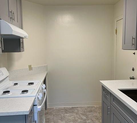 3rd image of 5547 C St