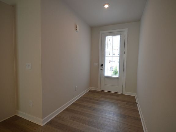 3rd image of 7805 Sofiana Ave