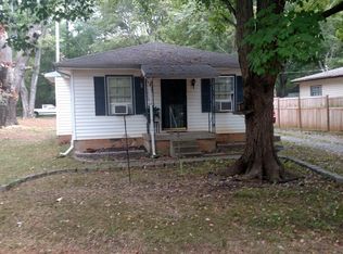 145 W Rossview Rd, Clarksville, TN 37040